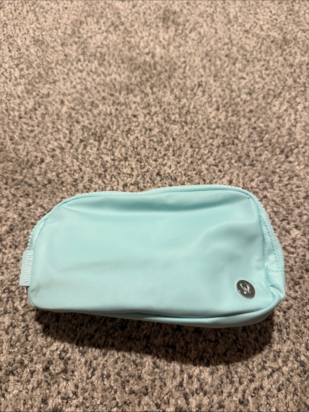 NWT Lululemon Belt Bag - ideal mint